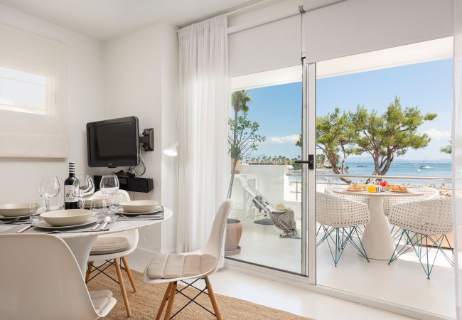 Apartamento en Port d´Alcudia - Nuevo apartamento de diseño frente a la Playa de Alcudia, WIFI, AA, Netflix, ... Apartamento en Port d´Alcudia - Nuevo apartamento de diseño frente a la Playa de Alcudia, WIFI, AA, Netflix, ...