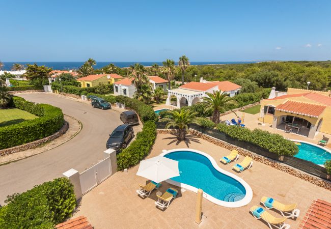 Villa en Cap d´Artruix - VENUS La villa Venus se encuentra en un entorno muy tranquilo de Menorca y cerca de la playa