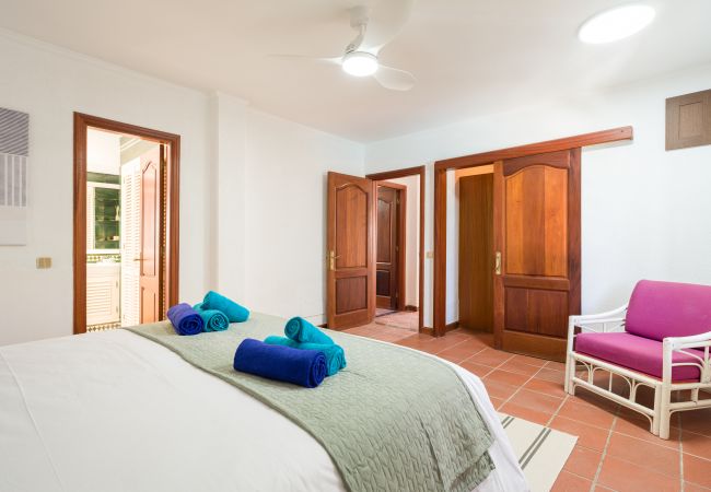 Chalet en San Bartolomé de Tirajana - Casa Gran Canaria - Piscina Privada climatizada y sala juegos Chalet en San Bartolomé de Tirajana - Casa Gran Canaria - Piscina Privada climatizada y sala juegos