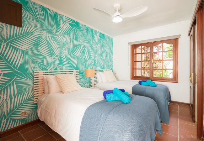 Chalet en San Bartolomé de Tirajana - Casa Gran Canaria - Piscina Privada climatizada y sala juegos Chalet en San Bartolomé de Tirajana - Casa Gran Canaria - Piscina Privada climatizada y sala juegos