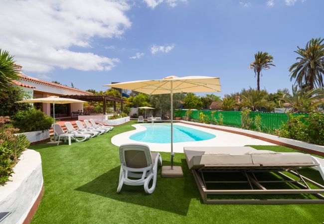 Chalet en San Bartolomé de Tirajana - Casa Gran Canaria - Piscina Privada climatizada y sala juegos Chalet en San Bartolomé de Tirajana - Casa Gran Canaria - Piscina Privada climatizada y sala juegos