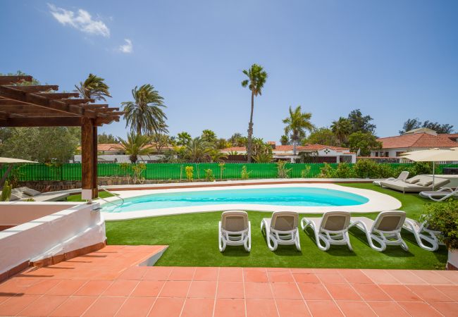 Chalet en San Bartolomé de Tirajana - Casa Gran Canaria - Piscina Privada climatizada y sala juegos Chalet en San Bartolomé de Tirajana - Casa Gran Canaria - Piscina Privada climatizada y sala juegos