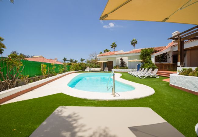 Chalet en San Bartolomé de Tirajana - Casa Gran Canaria - Piscina Privada climatizada y sala juegos Chalet en San Bartolomé de Tirajana - Casa Gran Canaria - Piscina Privada climatizada y sala juegos