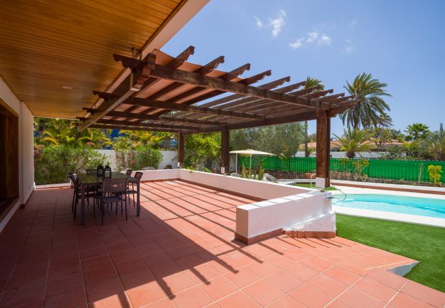 Chalet en San Bartolomé de Tirajana - Casa Gran Canaria - Piscina Privada climatizada y sala juegos Chalet en San Bartolomé de Tirajana - Casa Gran Canaria - Piscina Privada climatizada y sala juegos