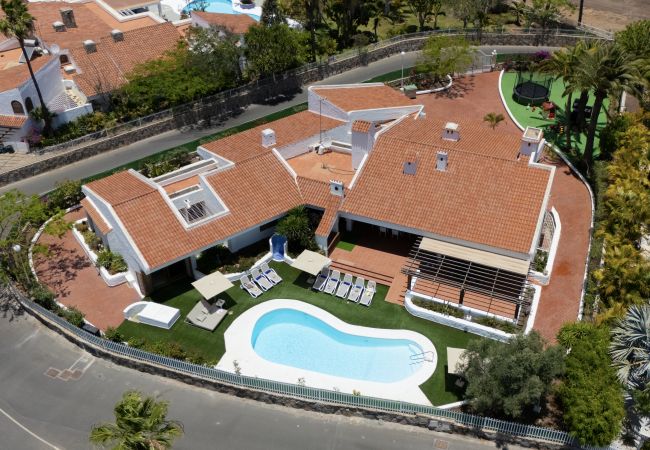 Chalet en San Bartolomé de Tirajana - Casa Gran Canaria - Piscina Privada climatizada y sala juegos Chalet en San Bartolomé de Tirajana - Casa Gran Canaria - Piscina Privada climatizada y sala juegos