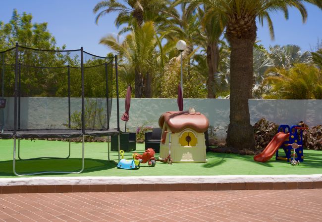 Chalet en San Bartolomé de Tirajana - Casa Gran Canaria - Piscina Privada climatizada y sala juegos Chalet en San Bartolomé de Tirajana - Casa Gran Canaria - Piscina Privada climatizada y sala juegos