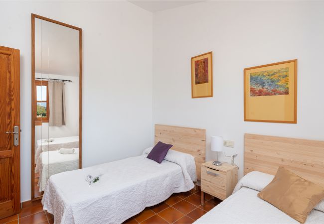 Villa en Llubi - Can Rafelino Villa en Llubi - Can Rafelino