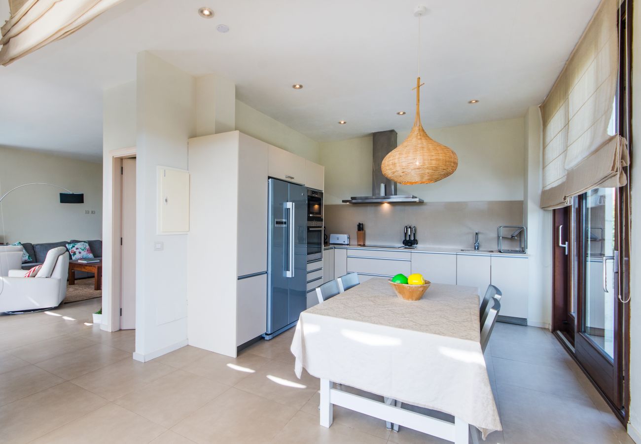 Villa en Alcúdia - Villa Barcares Gran para 16 by BeBreeze