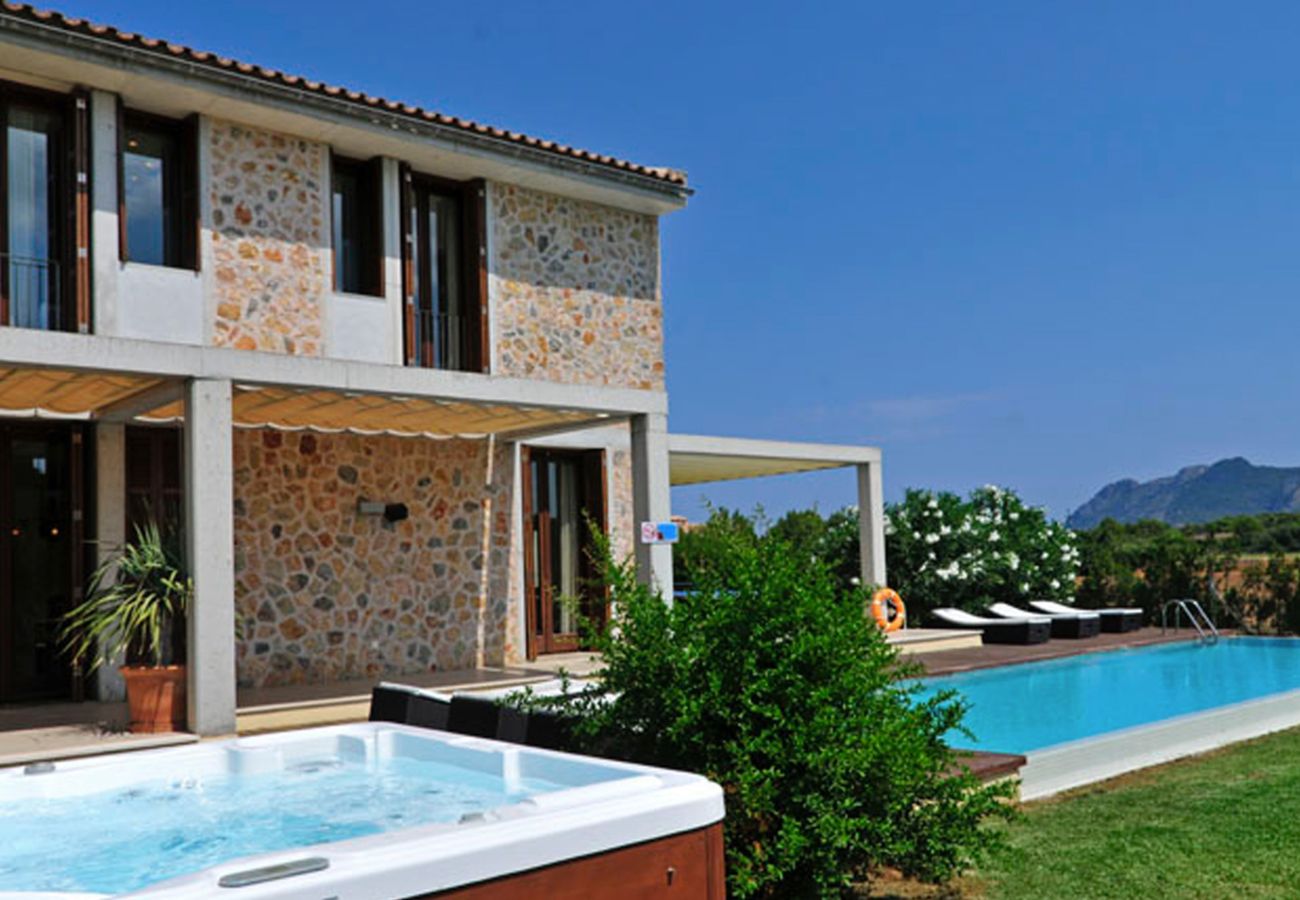 Villa en Alcúdia - Villa Barcares Gran para 16 by BeBreeze