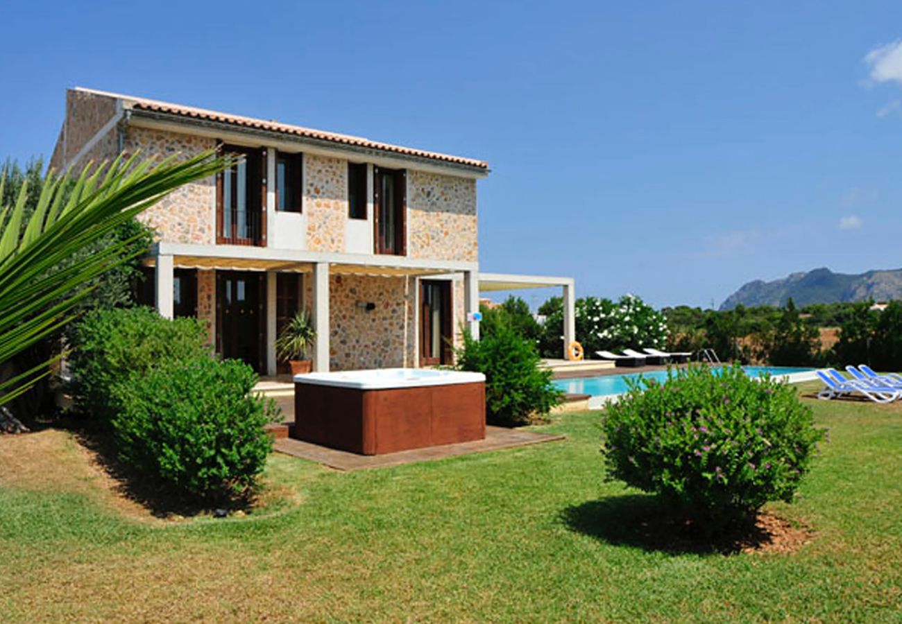 Villa en Alcúdia - Villa Barcares Gran para 16 by BeBreeze