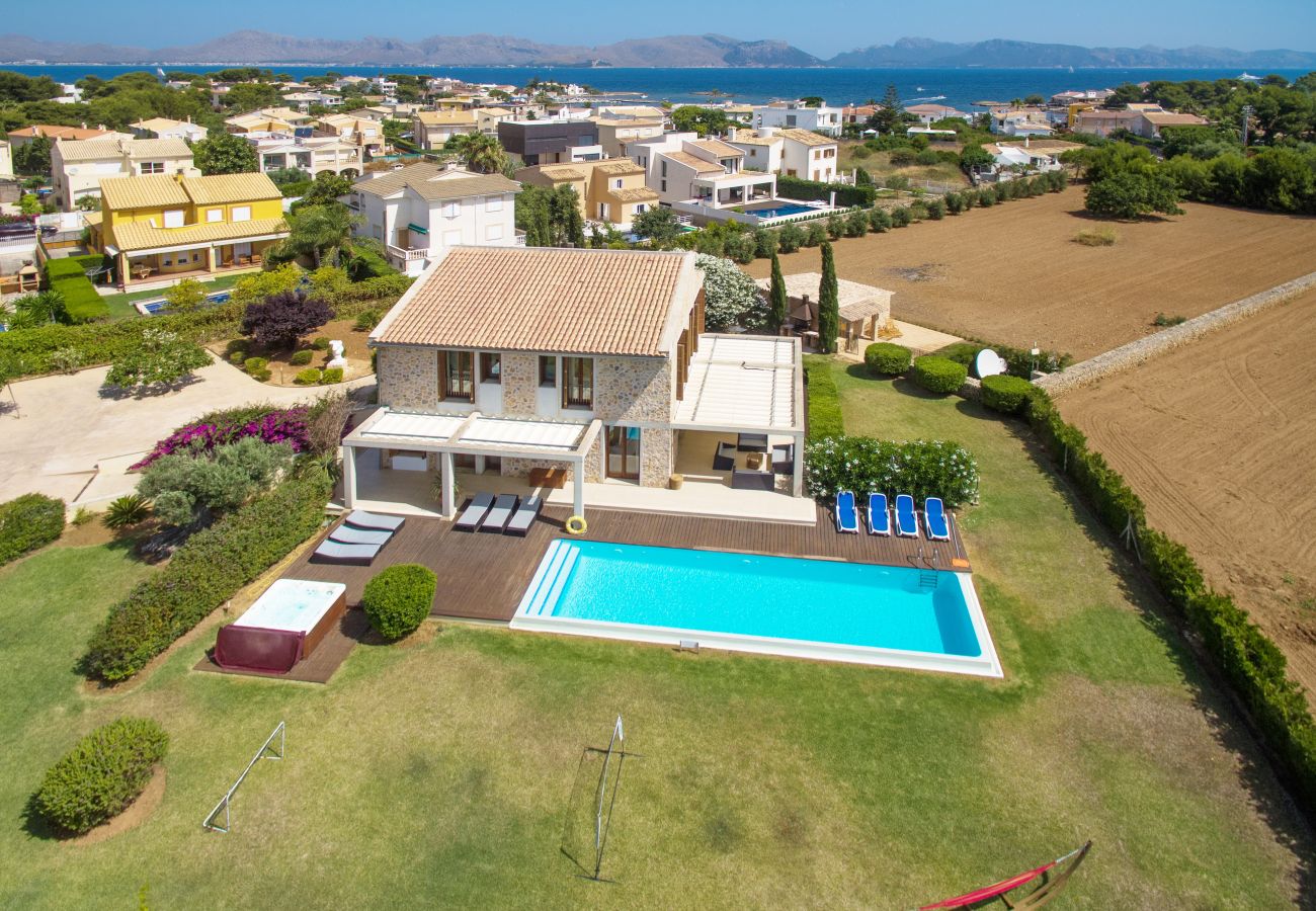 Villa en Alcúdia - Villa Barcares Gran para 16 by BeBreeze