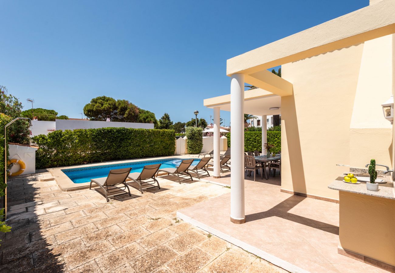 Villa in Cala Blanca - Villa mit 4 Schlafzimmern