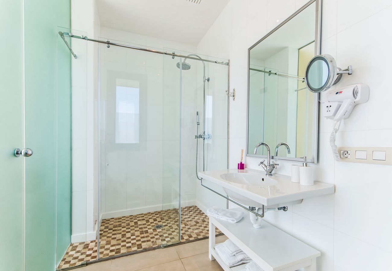Villa in Alcudia - Villa Barcares Gran für 10 by BeBreeze