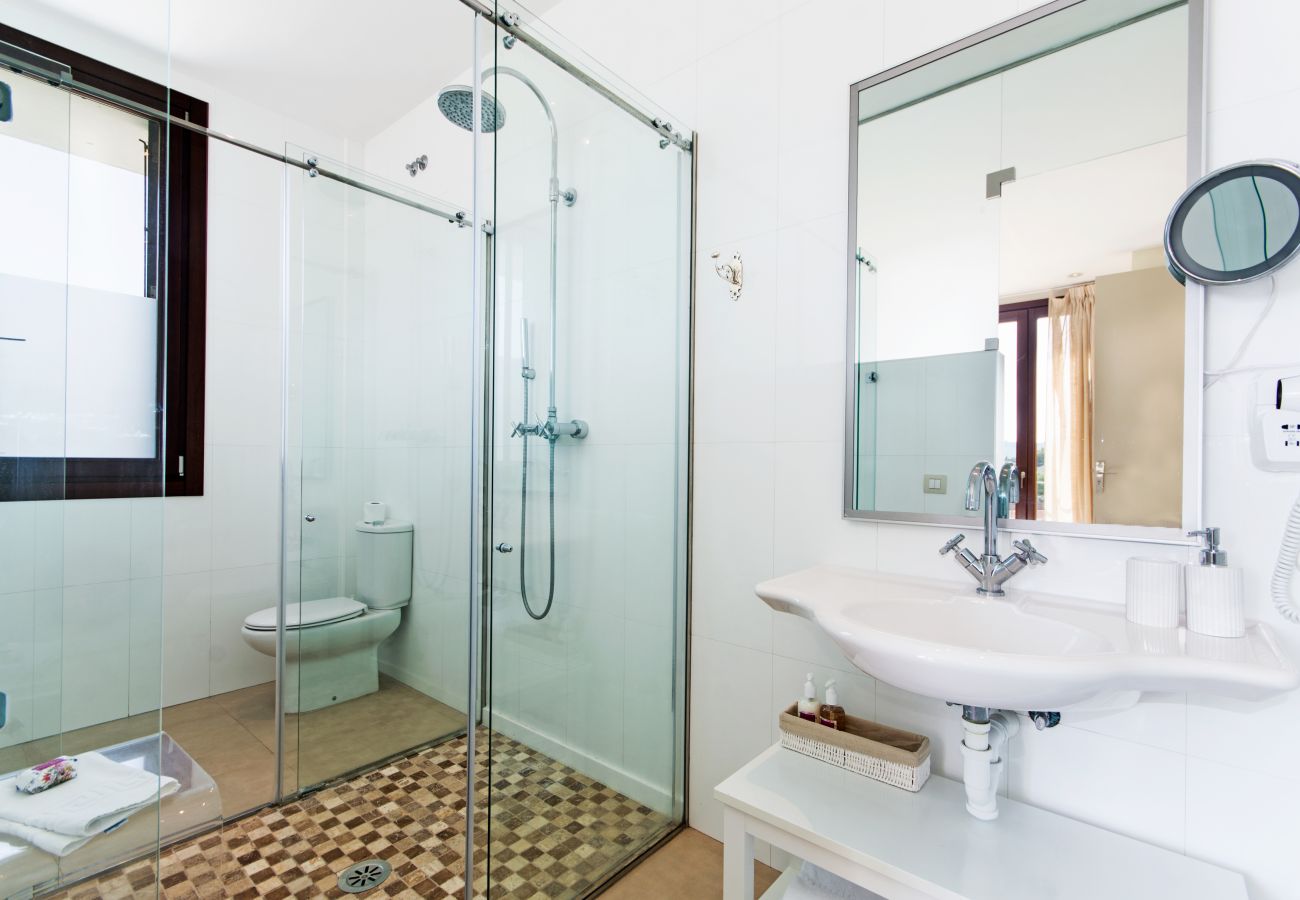 Villa in Alcudia - Villa Barcares Gran für 10 by BeBreeze