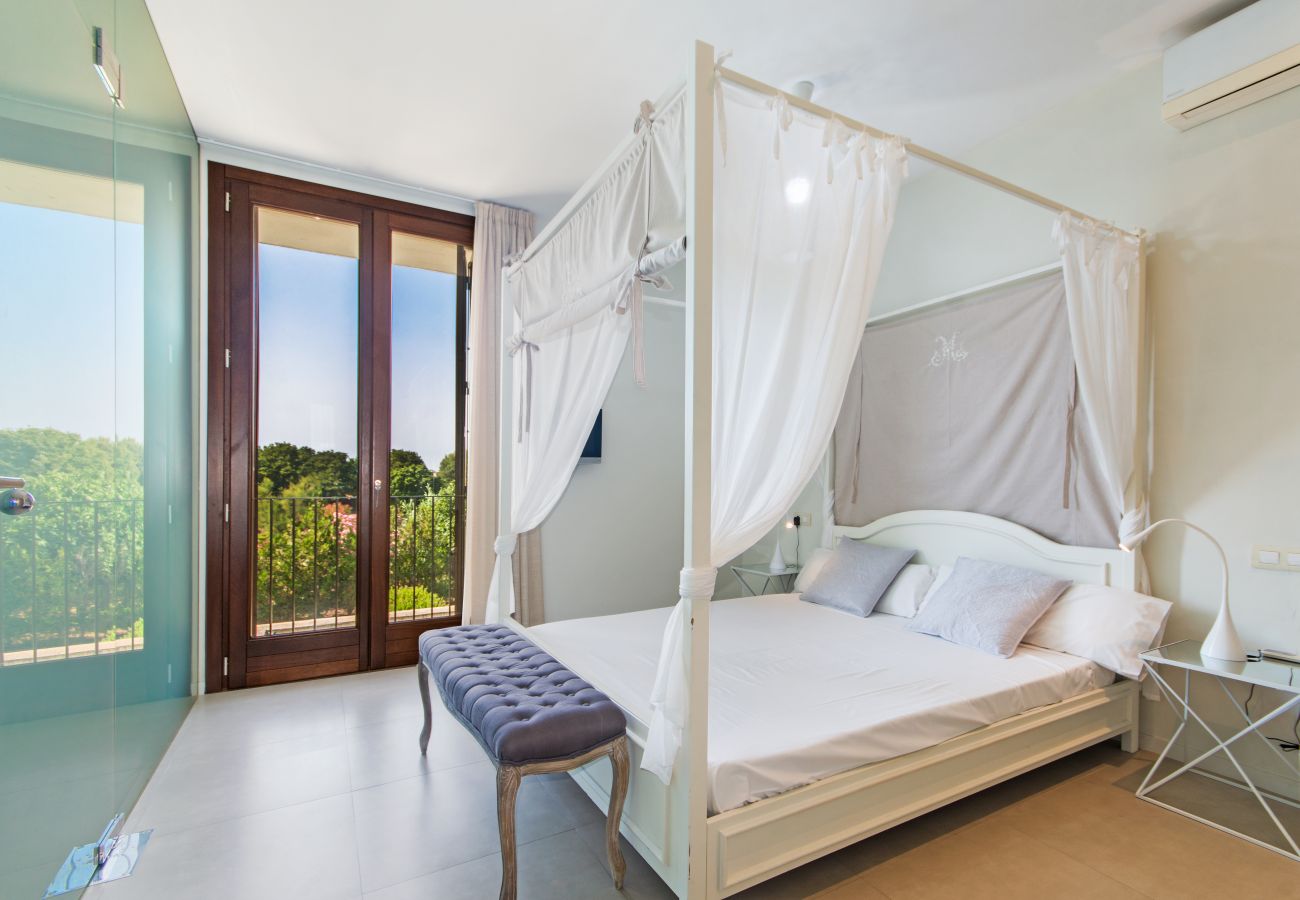 Villa in Alcudia - Villa Barcares Gran für 10 by BeBreeze