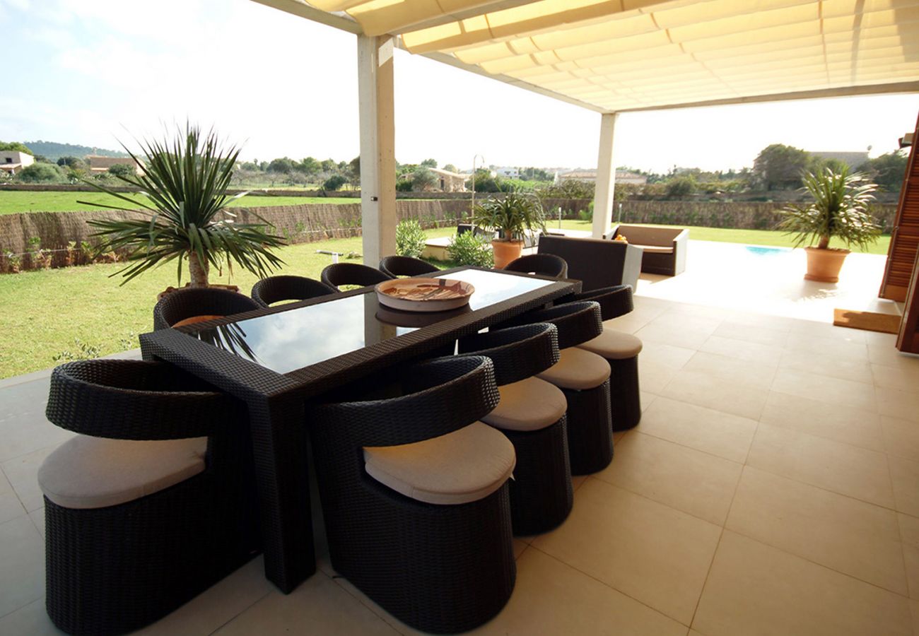 Villa in Alcudia - Villa Barcares Gran für 10 by BeBreeze