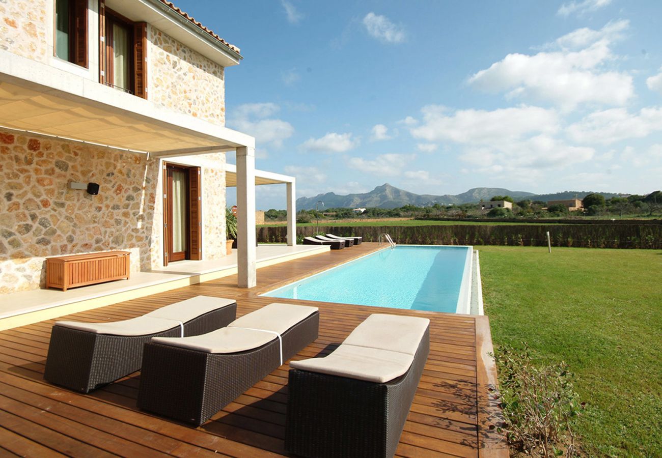 Villa in Alcudia - Villa Barcares Gran für 10 by BeBreeze