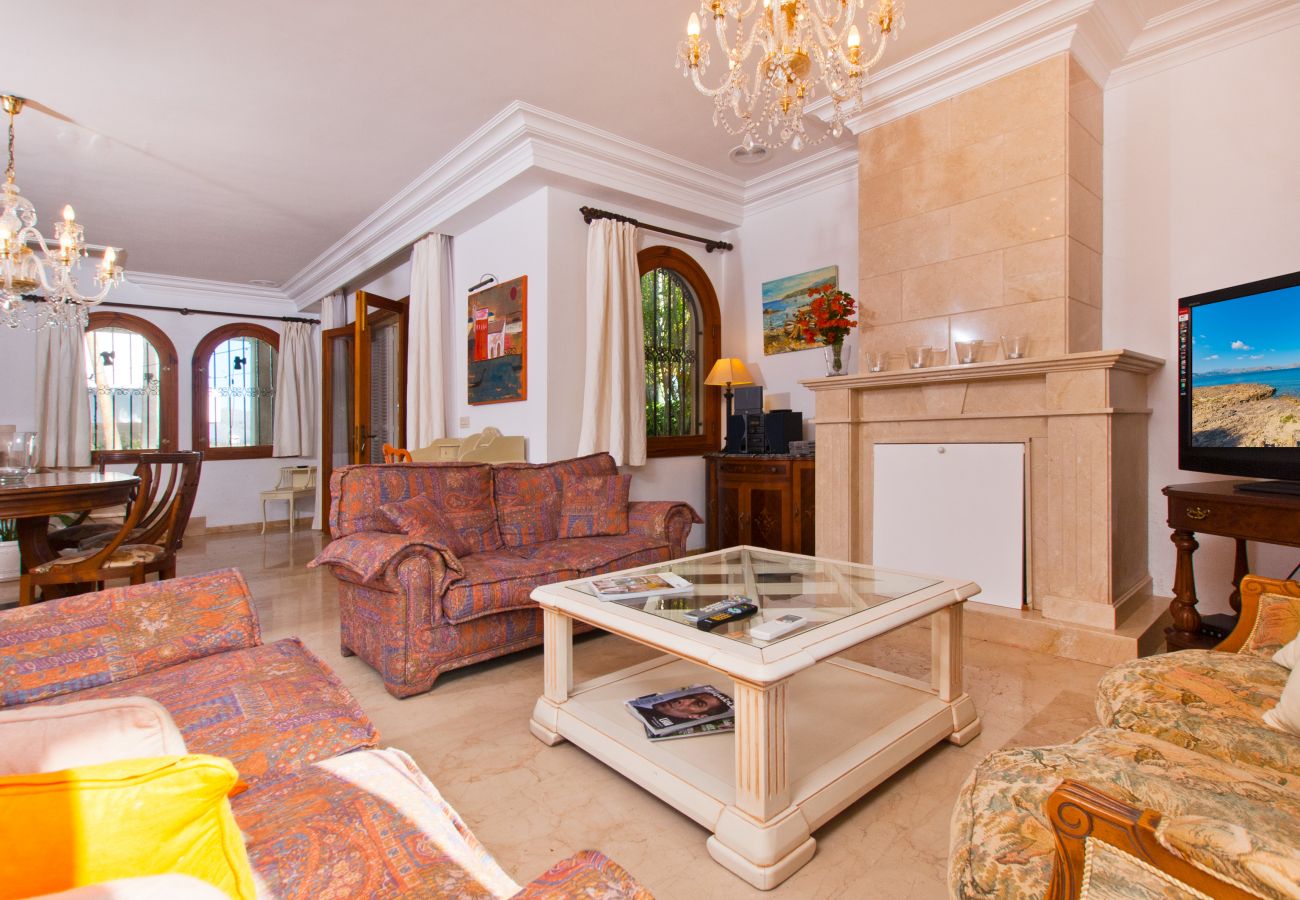 Villa in Alcudia - Villa Tita de Manresa with sea views by BeBreeze