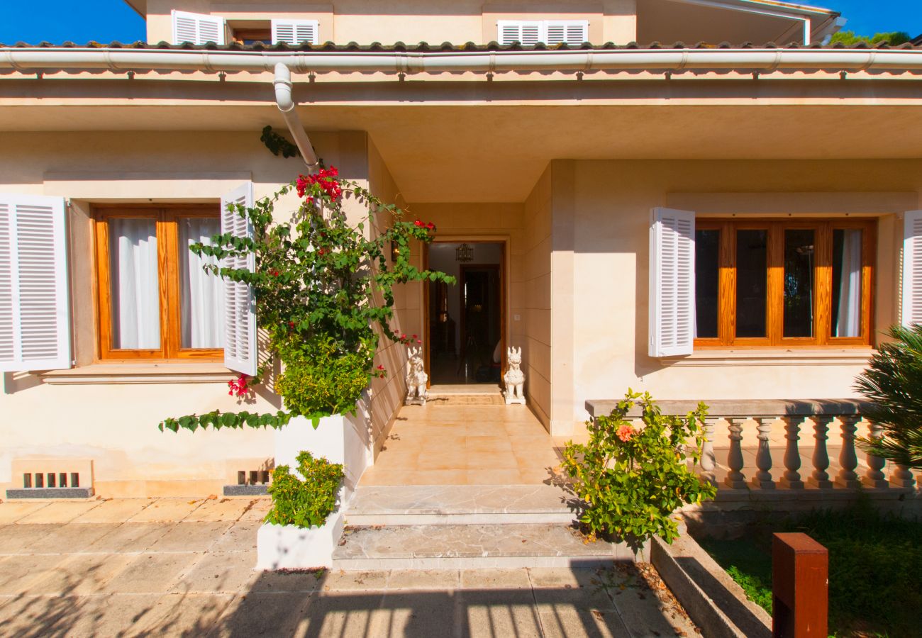 Villa in Alcudia - Villa Tita de Manresa with sea views by BeBreeze