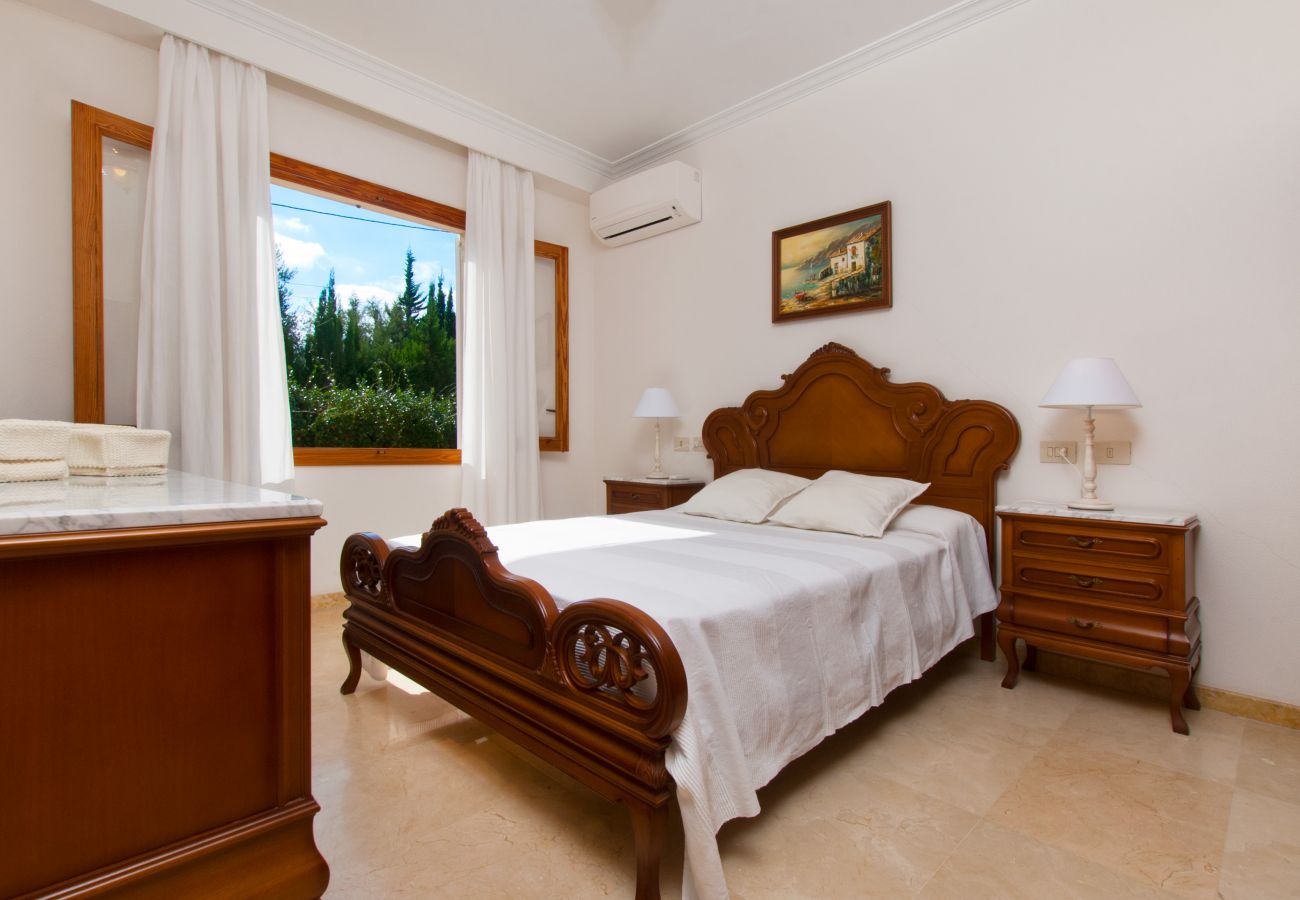 Villa in Alcudia - Villa Tita de Manresa with sea views by BeBreeze