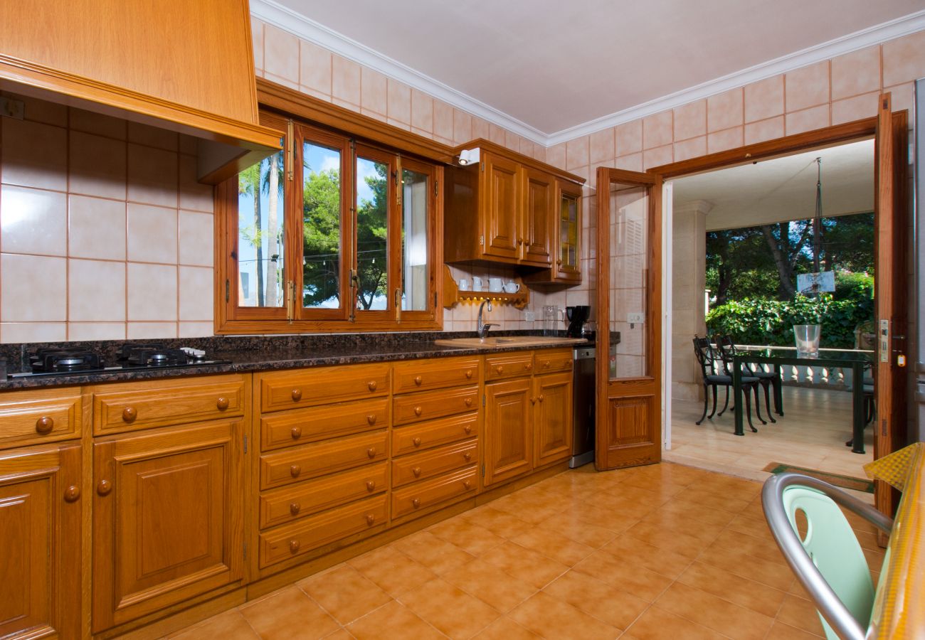 Villa in Alcudia - Villa Tita de Manresa with sea views by BeBreeze