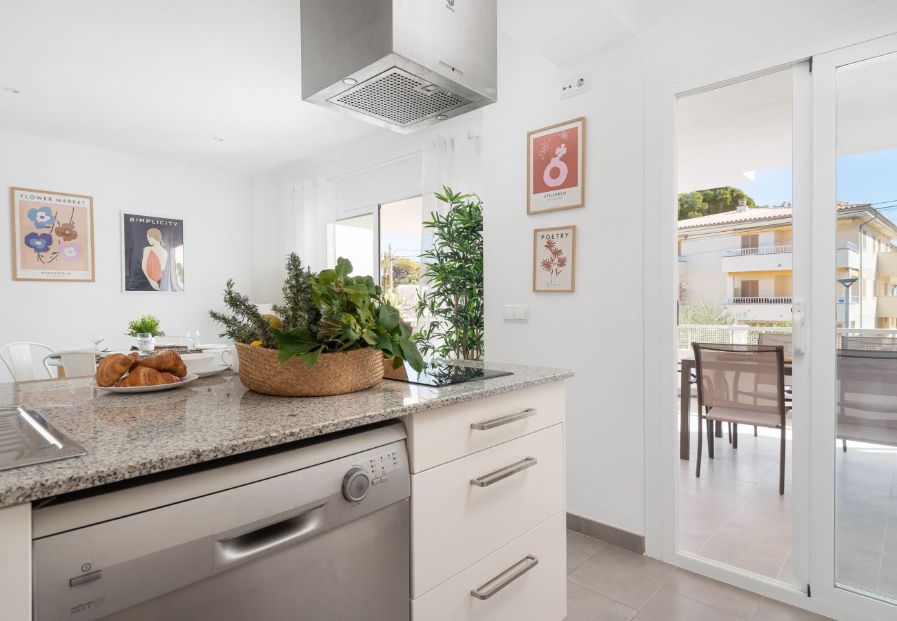Ferienwohnung in Alcudia - Apartment Concha at the beach by BeBreeze