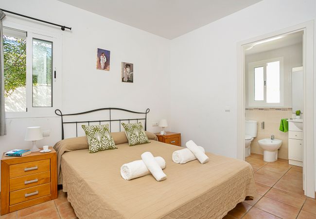 Villa in Cala´n Bosch - VILLA RAQUEL  Villa in Cala´n Bosch - VILLA RAQUEL