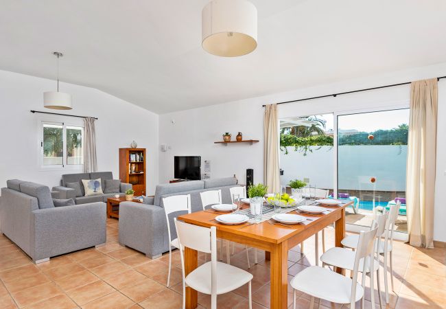 Villa in Cala´n Bosch - VILLA RAQUEL  Villa in Cala´n Bosch - VILLA RAQUEL