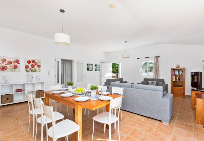 Villa in Cala´n Bosch - VILLA RAQUEL  Villa in Cala´n Bosch - VILLA RAQUEL