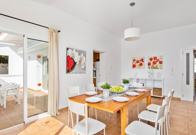 Villa in Cala´n Bosch - VILLA RAQUEL  Villa in Cala´n Bosch - VILLA RAQUEL