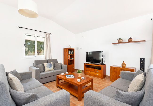 Villa in Cala´n Bosch - VILLA RAQUEL  Villa in Cala´n Bosch - VILLA RAQUEL