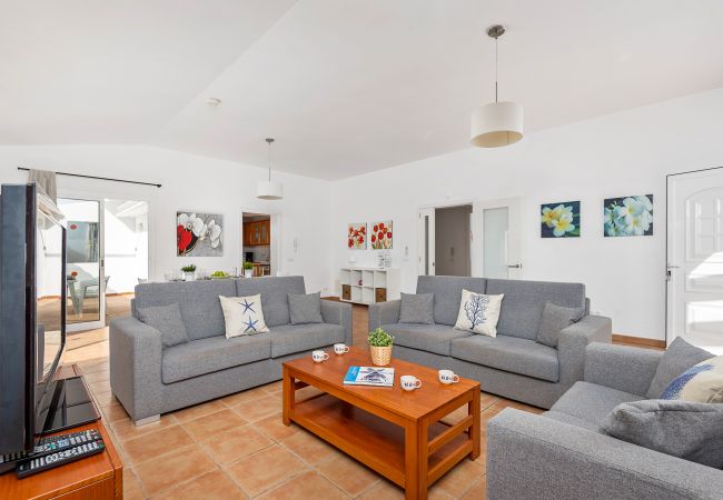 Villa in Cala´n Bosch - VILLA RAQUEL  Villa in Cala´n Bosch - VILLA RAQUEL