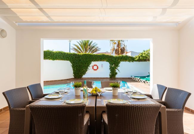 Villa in Cala´n Bosch - VILLA RAQUEL  Villa in Cala´n Bosch - VILLA RAQUEL