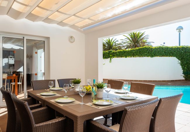 Villa in Cala´n Bosch - VILLA RAQUEL  Villa in Cala´n Bosch - VILLA RAQUEL