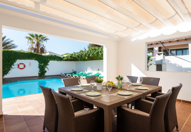 Villa in Cala´n Bosch - VILLA RAQUEL  Villa in Cala´n Bosch - VILLA RAQUEL