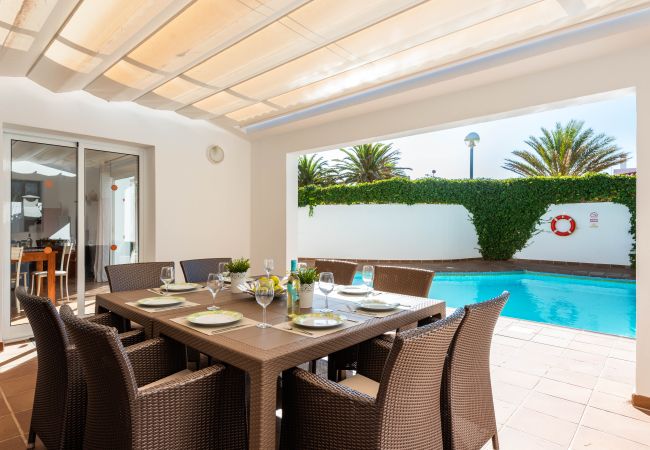 Villa in Cala´n Bosch - VILLA RAQUEL  Villa in Cala´n Bosch - VILLA RAQUEL