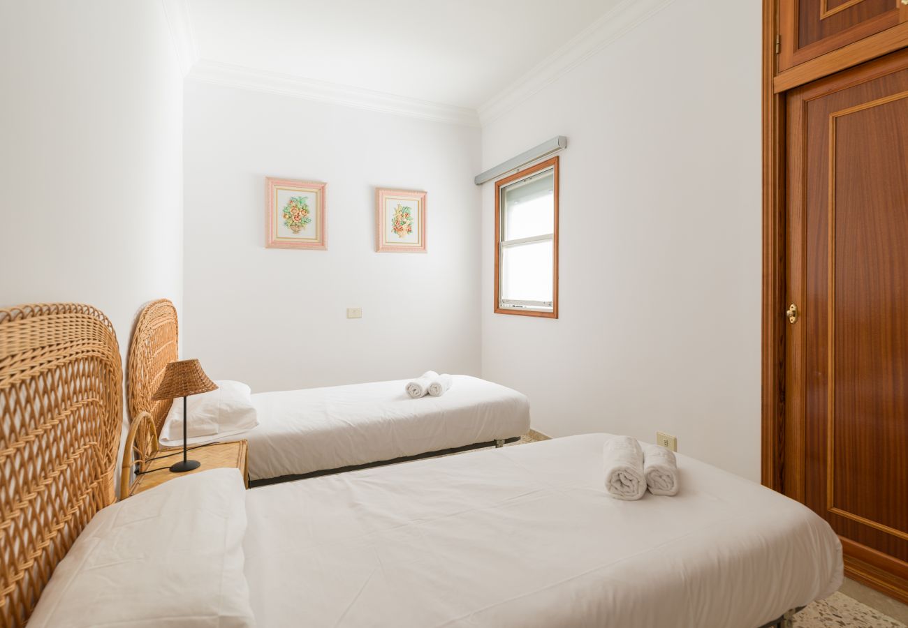 Ferienhaus in Las Palmas de Gran Canaria - Huge Balcony over Las Canteras By CanariasGetaway 
