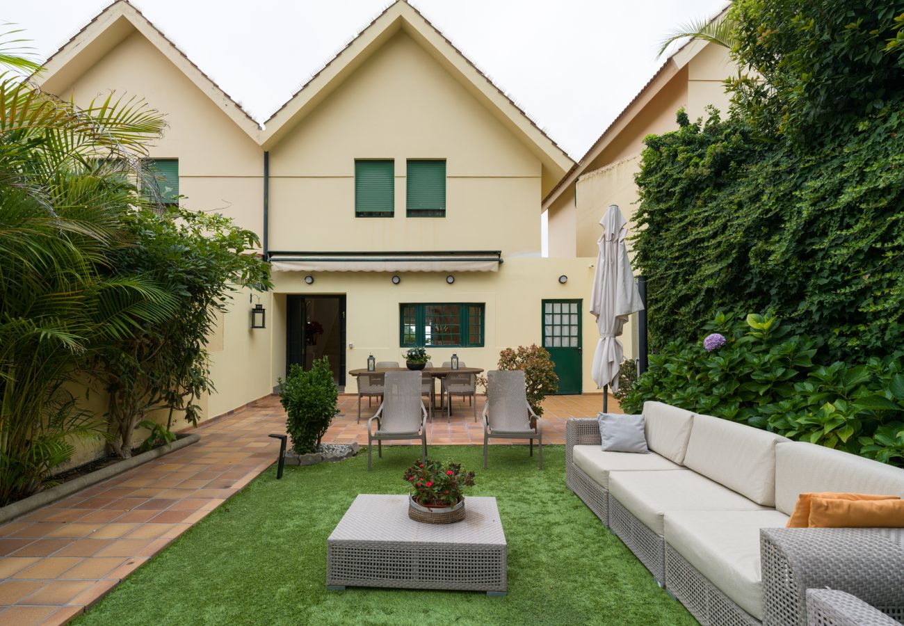 Ferienhaus in Santa Brígida - House with cozy garden BBQ 