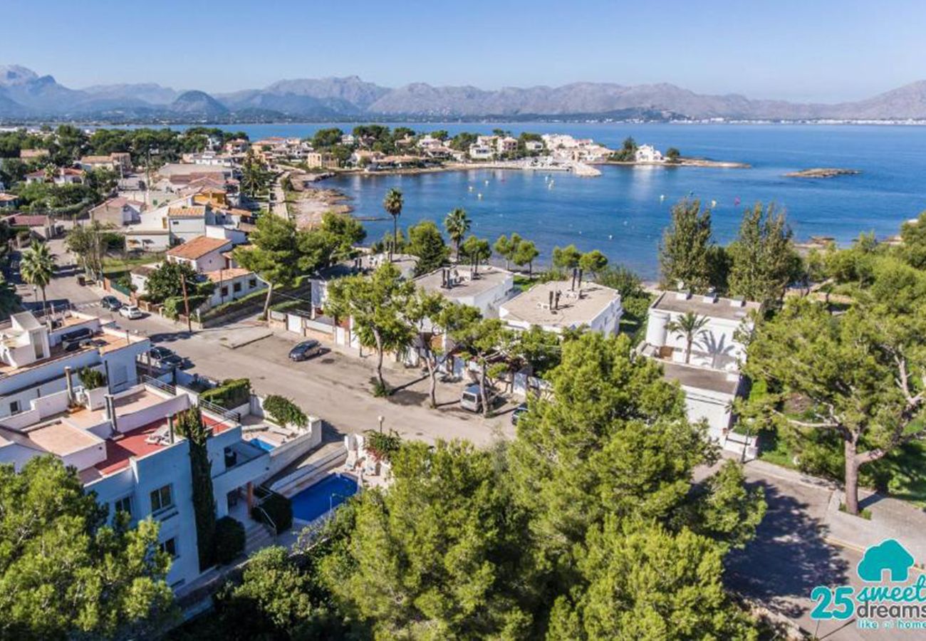 Villa in Alcudia - Villa Jazmin for 8 at the beach