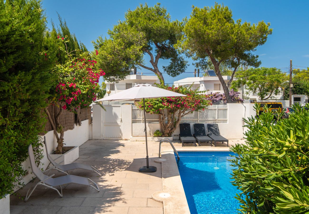 Villa in Alcudia - Villa Jazmin for 8 at the beach