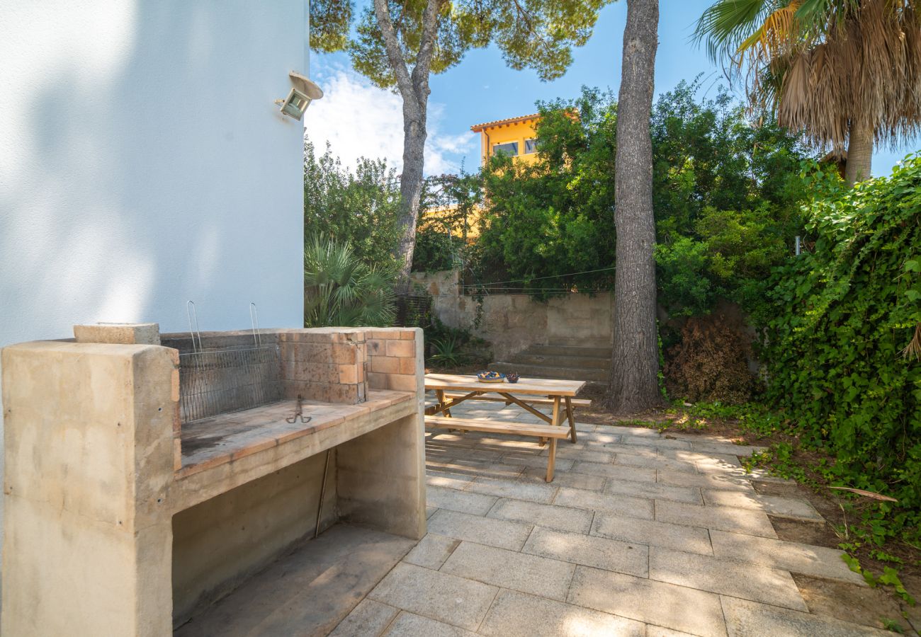 Villa in Alcudia - Villa Jazmin for 8 at the beach
