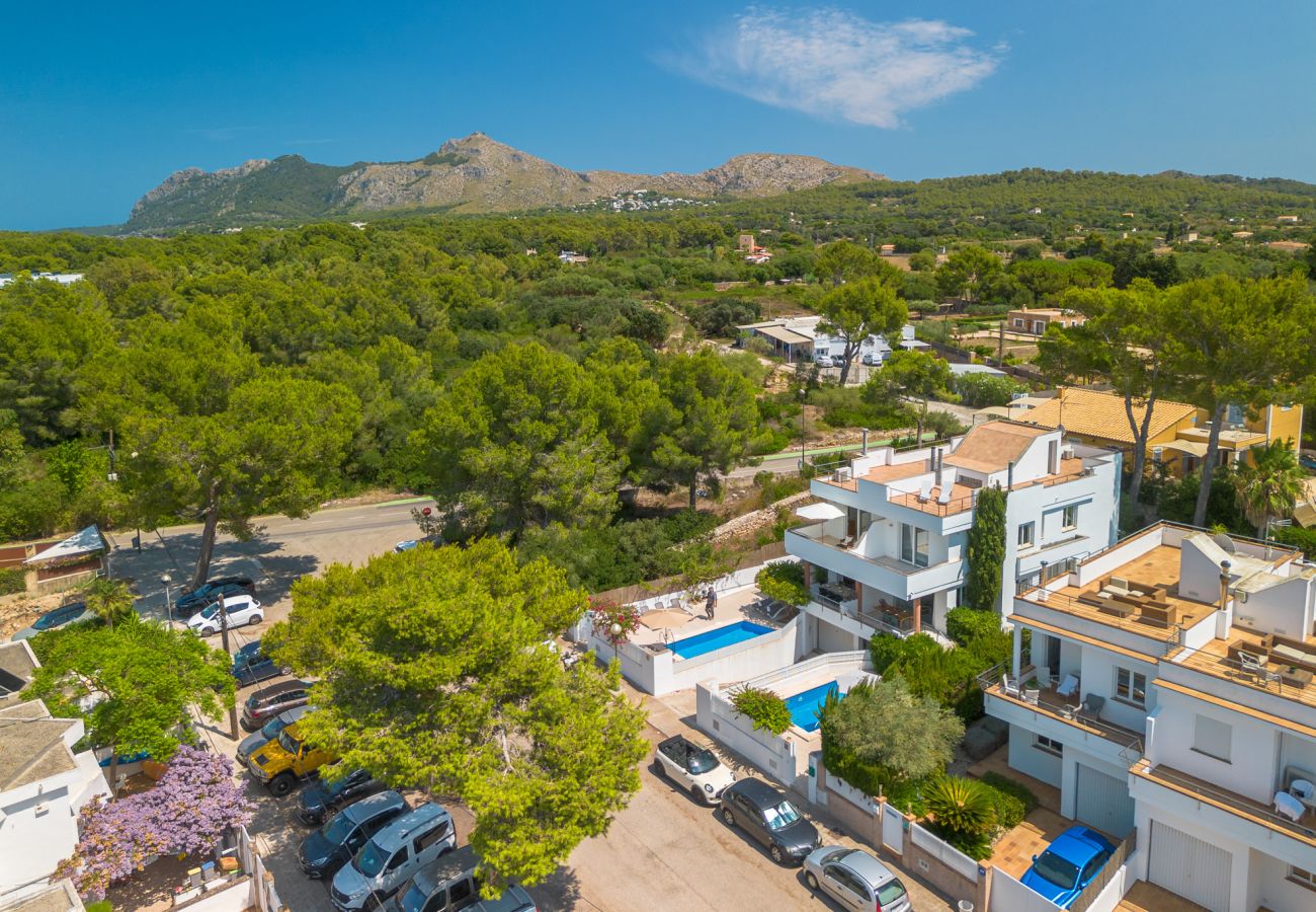 Villa in Alcudia - Villa Jazmin for 8 at the beach