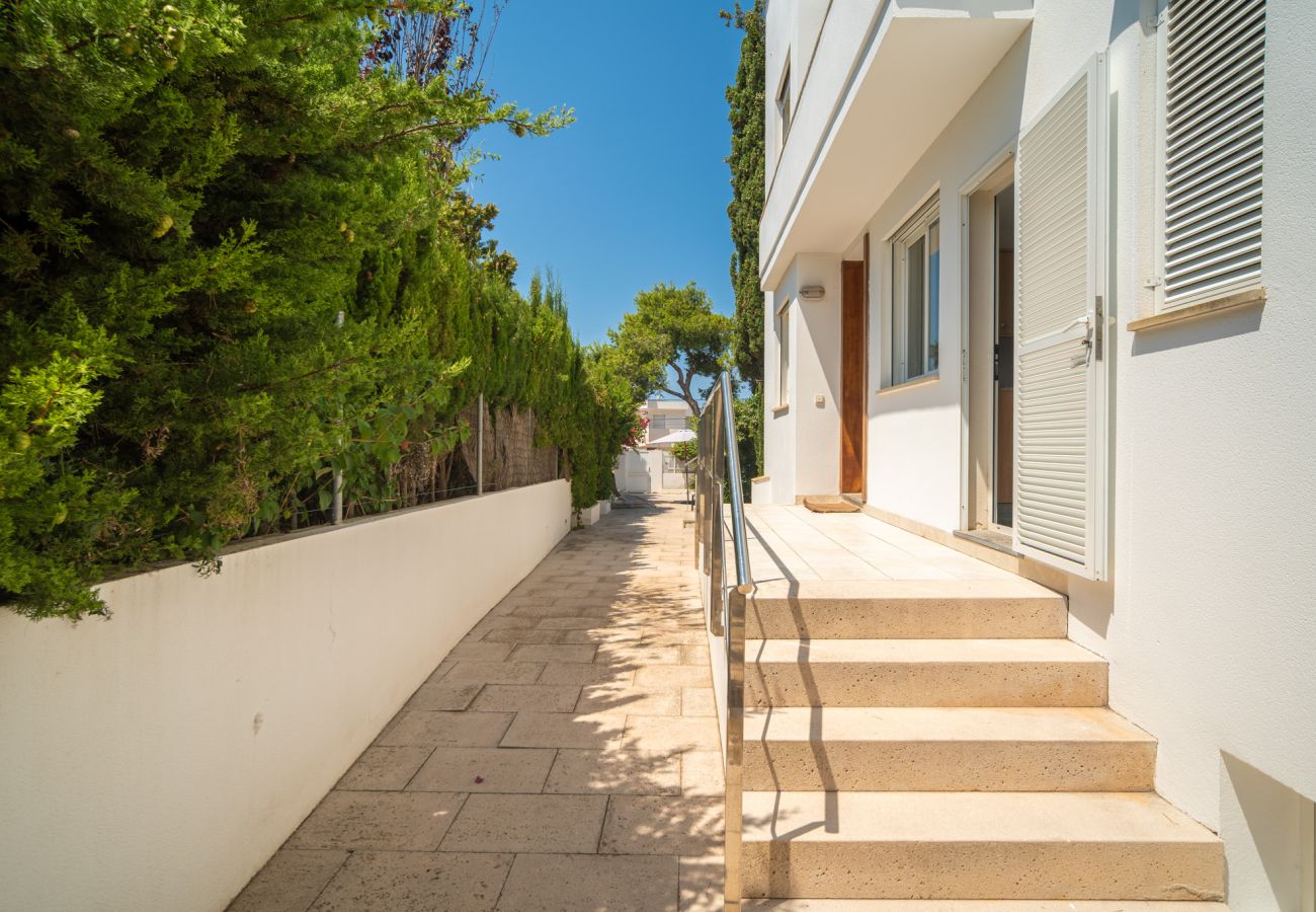 Villa in Alcudia - Villa Jazmin for 8 at the beach