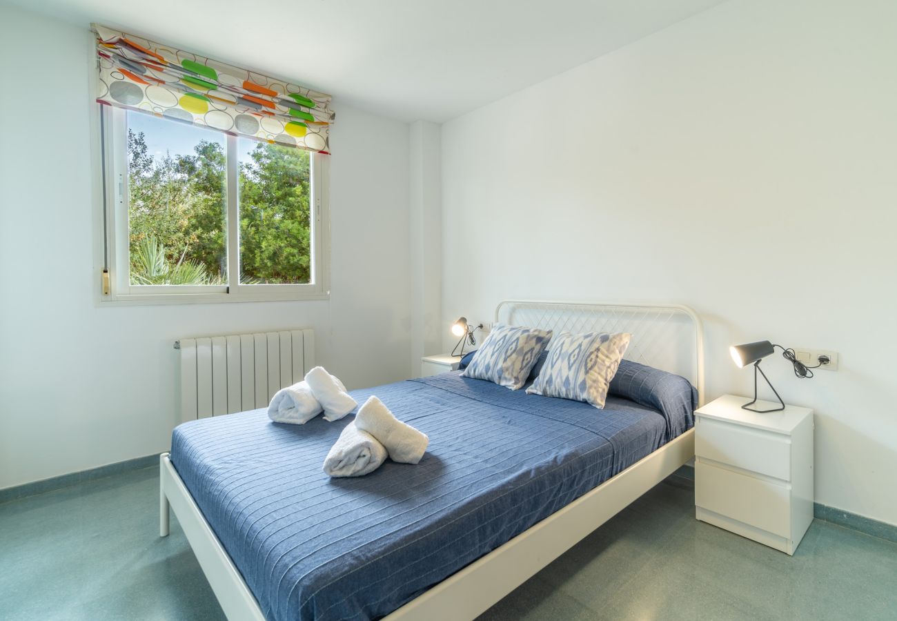 Villa in Alcudia - Villa Jazmin for 8 at the beach