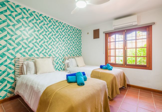 Chalet in San Bartolomé de Tirajana - Casa Gran Canaria – Privater beheizter Pool, Spielzimmer und Spielplatz Chalet in San Bartolomé de Tirajana - Casa Gran Canaria – Privater beheizter Pool, Spielzimmer und Spielplatz