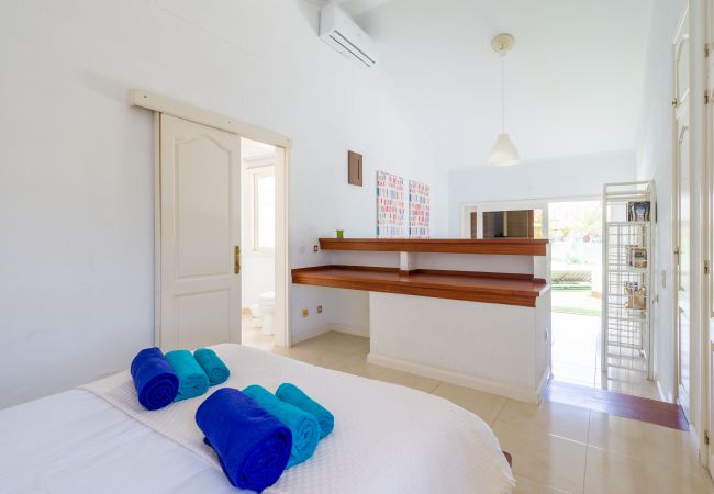 Chalet in San Bartolomé de Tirajana - Casa Gran Canaria – Privater beheizter Pool, Spielzimmer und Spielplatz Chalet in San Bartolomé de Tirajana - Casa Gran Canaria – Privater beheizter Pool, Spielzimmer und Spielplatz