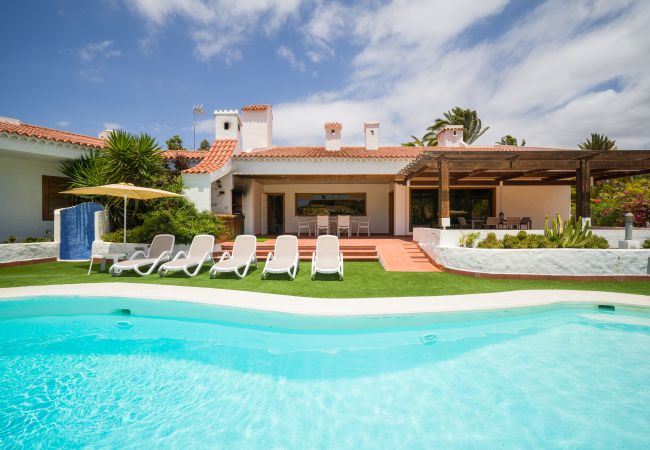 freistehendes Haus in San Bartolomé de Tirajana - Casa Gran Canaria – Privater beheizter Pool, Spielzimmer und Spielplatz