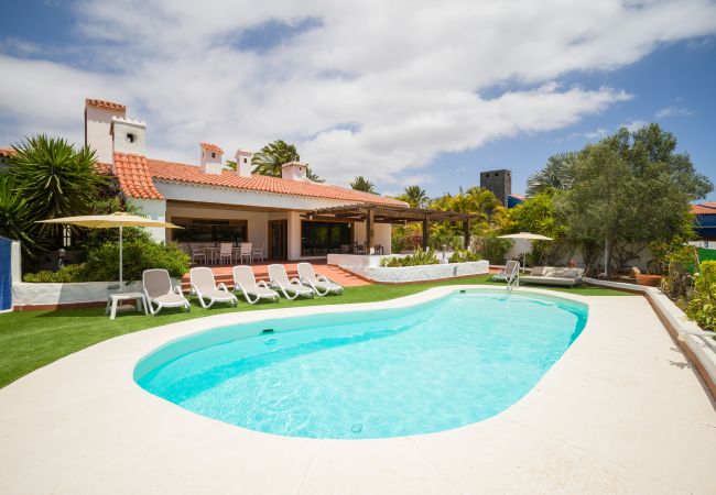 Chalet in San Bartolomé de Tirajana - Casa Gran Canaria – Privater beheizter Pool, Spielzimmer und Spielplatz Chalet in San Bartolomé de Tirajana - Casa Gran Canaria – Privater beheizter Pool, Spielzimmer und Spielplatz