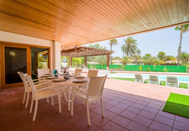 Chalet in San Bartolomé de Tirajana - Casa Gran Canaria – Privater beheizter Pool, Spielzimmer und Spielplatz Chalet in San Bartolomé de Tirajana - Casa Gran Canaria – Privater beheizter Pool, Spielzimmer und Spielplatz