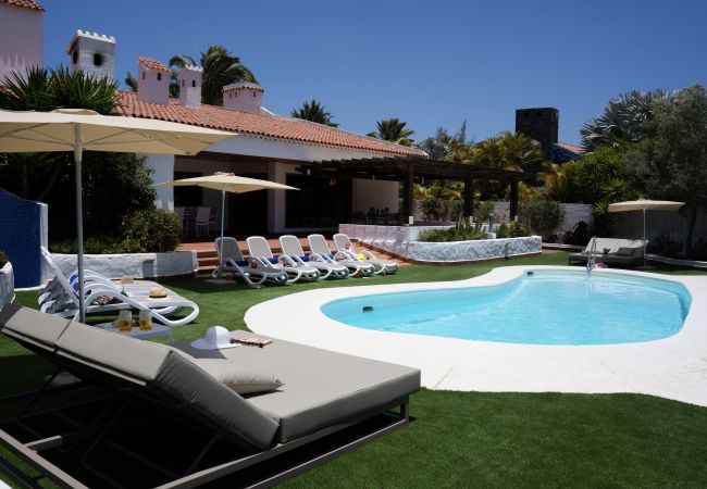 Chalet in San Bartolomé de Tirajana - Casa Gran Canaria – Privater beheizter Pool, Spielzimmer und Spielplatz Chalet in San Bartolomé de Tirajana - Casa Gran Canaria – Privater beheizter Pool, Spielzimmer und Spielplatz